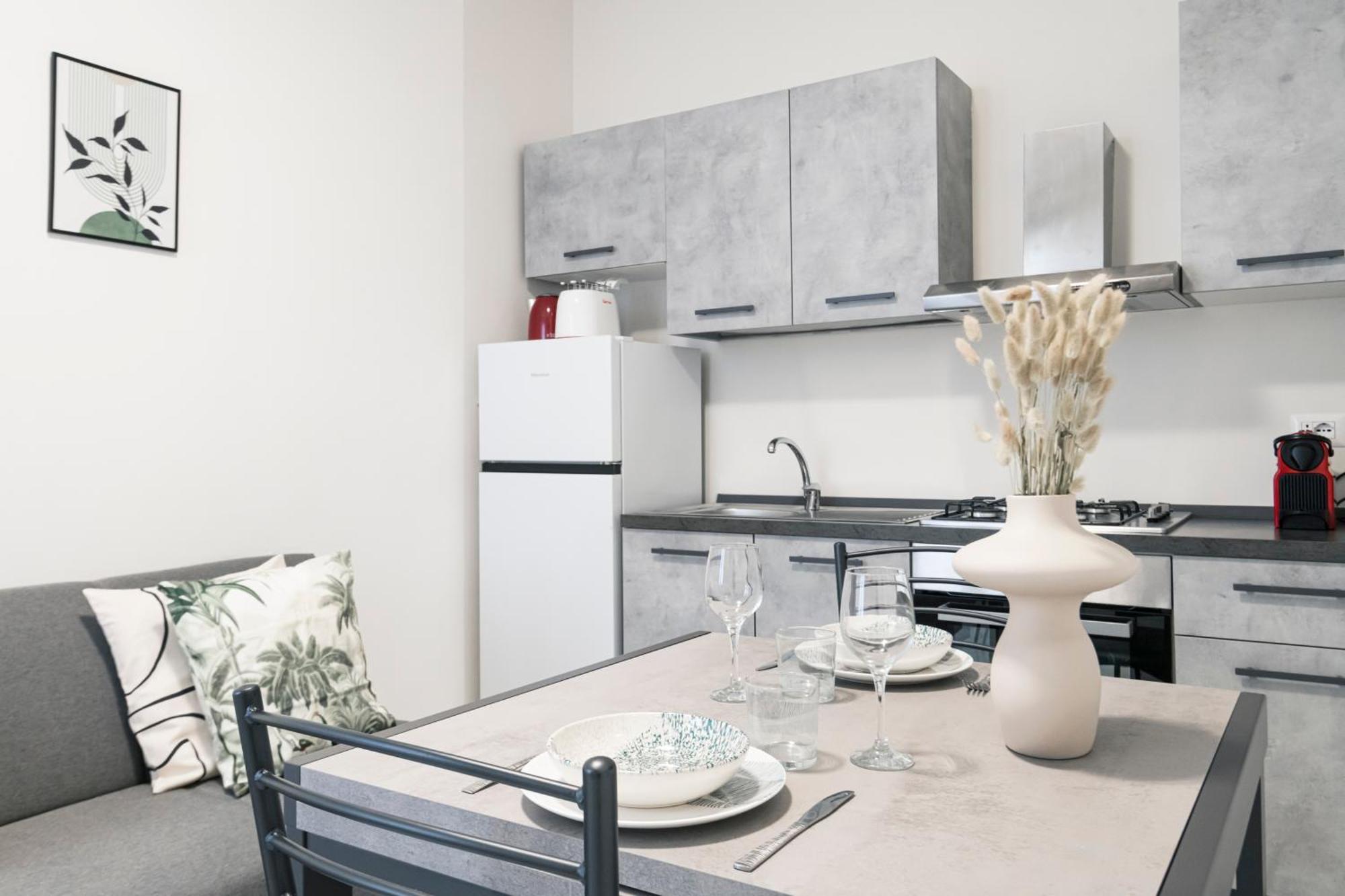 Easylife - Appartamento Elegante Moderno E Accogliente - La Tua Oasi In Citta Milano Eksteriør bilde