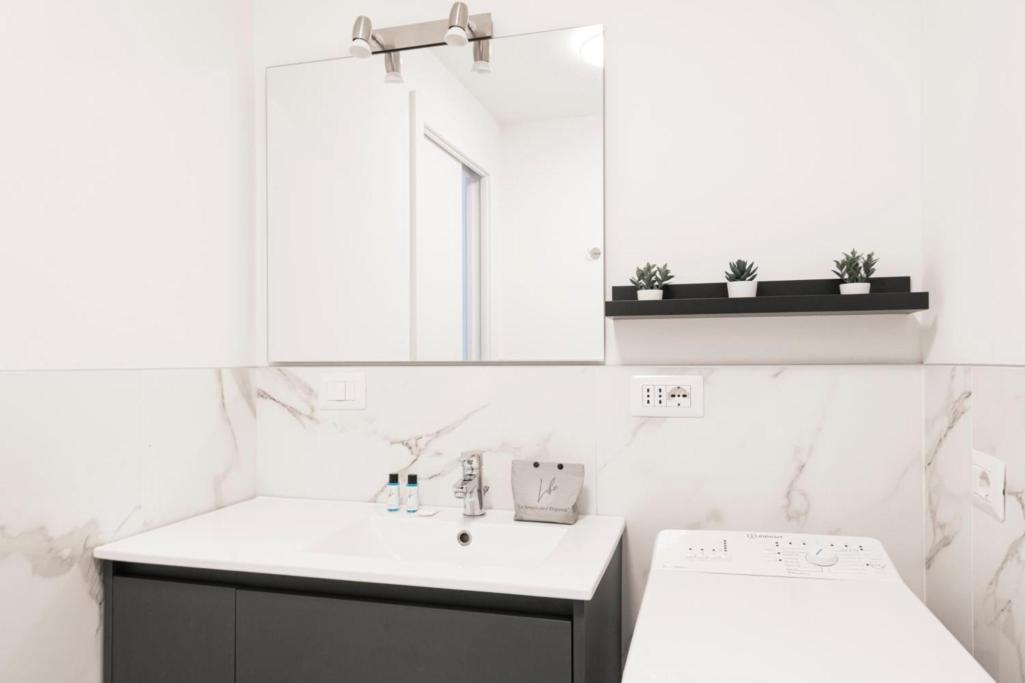 Easylife - Appartamento Elegante Moderno E Accogliente - La Tua Oasi In Citta Milano Eksteriør bilde